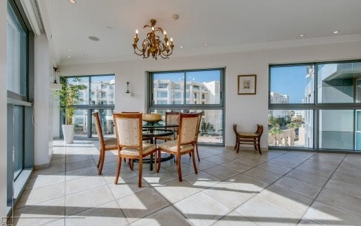 להשכרה דירה מודרנית בהרצליה פיתוח