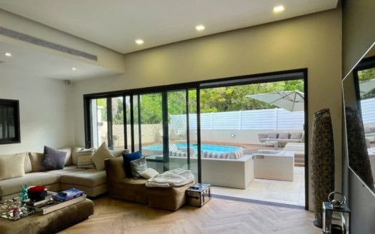 בבלעדיות! למכירה וילה יוקרתית בהרצליה פיתוח