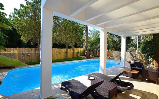 למכירה וילה בהרצליה פיתוח