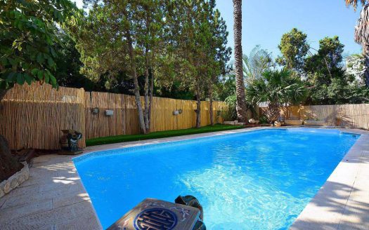 למכירה וילה בהרצליה פיתוח