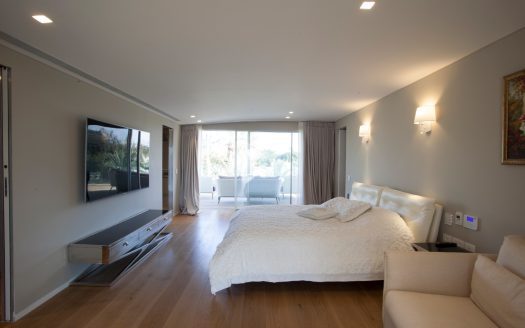 למכירה וילה בהרצליה פיתוח