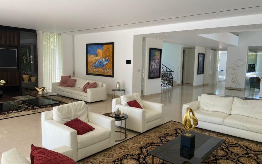 למכירה וילה בהרצליה פיתוח