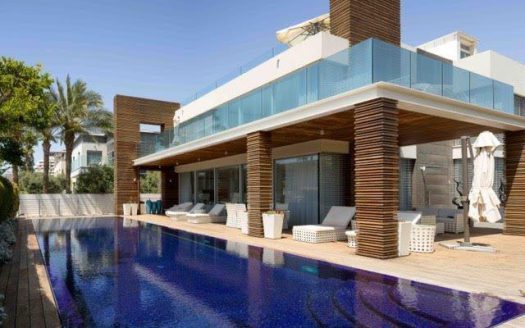 למכירה וילה מרהיבה בהרצליה פיתוח