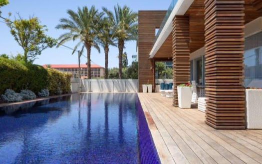 למכירה וילה מרהיבה בהרצליה פיתוח