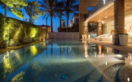 למכירה וילה מרהיבה בהרצליה פיתוח