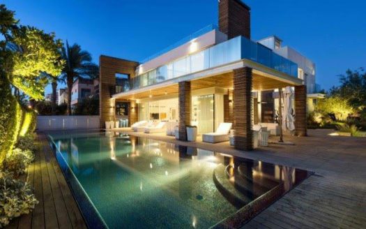 למכירה וילה מרהיבה בהרצליה פיתוח