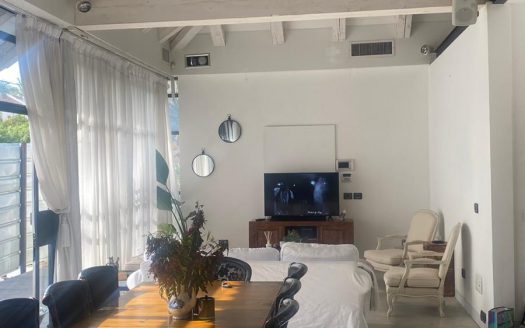 להשכרה בית במפלס אחד בהרצליה פיתוח