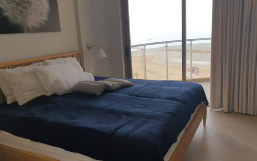 להשכרה דירה משופצת בהרצליה פיתוח