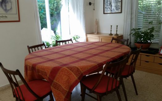 להשכרה בבלעדיות! בית של פעם בהרצליה פיתוח