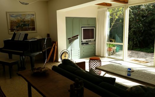 להשכרה בבלעדיות! בית של פעם בהרצליה פיתוח