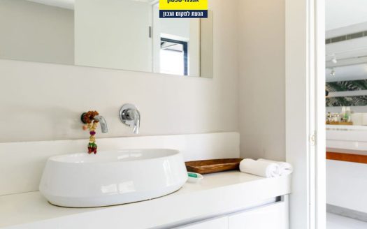 למכירה וילה מודרנית במרכז הרצליה פיתוח