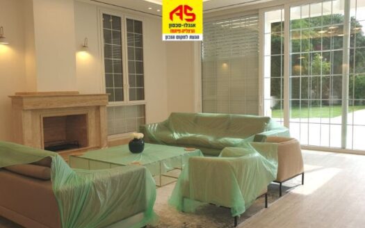 להשכרה וילה ייצוגית בהרצליה פיתוח