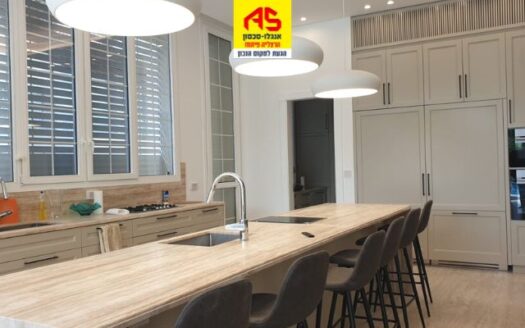 להשכרה וילה ייצוגית בהרצליה פיתוח