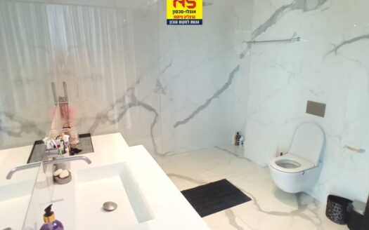 למכירה וילה בהרצליה פיתוח