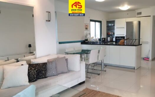 להשכרה דירה מול הים בהרצליה פיתוח