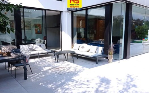 למכירה וילה בהרצליה פיתוח