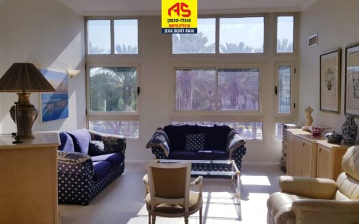 להשכרה דירה משופצת ליד הים בהרצליה פיתוח