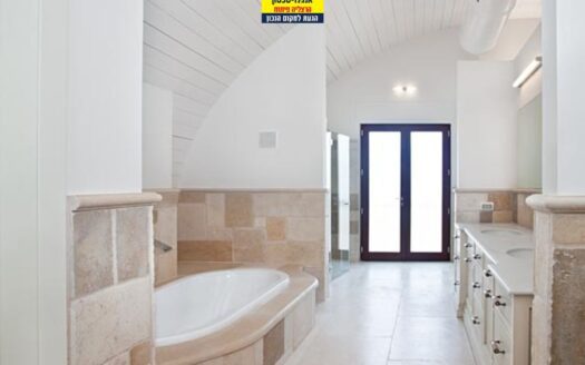 להשכרה וילה בכפר שמריהו