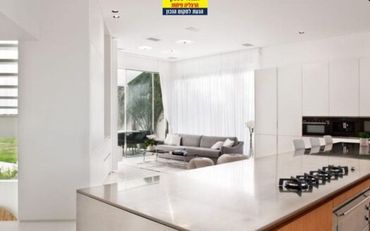 למכירה וילה ברמה גבוהה בהרצליה פיתוח