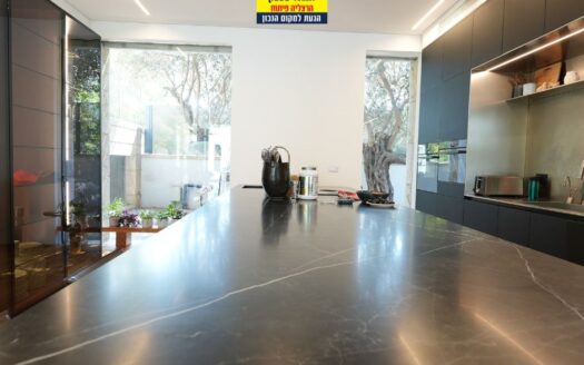 בבלעדיות למכירה וילה בהרצליה פיתוח