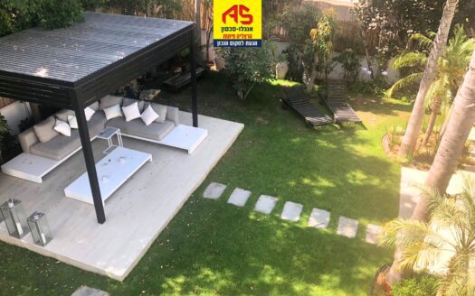 למכירה! בית פרטי בהרצליה פיתוח, על מגרש של דונם!