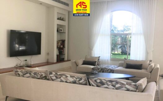 למכירה! בית פרטי בהרצליה פיתוח, על מגרש של דונם!