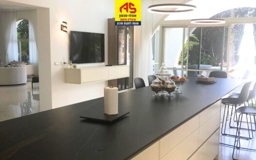 למכירה! בית פרטי בהרצליה פיתוח, על מגרש של דונם!