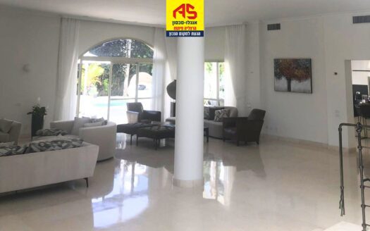 למכירה! בית פרטי בהרצליה פיתוח, על מגרש של דונם!