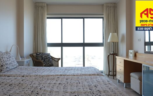 למכירה -דירה קו ראשון לים
