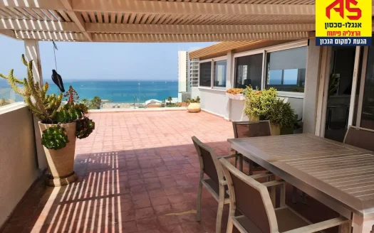 להשכרה דירה מרוהטת עם נוף לים !
