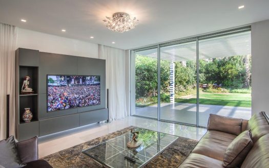 למכירה וילה בהרצליה פיתוח!