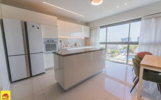 למכירה במרינה הרצליה !