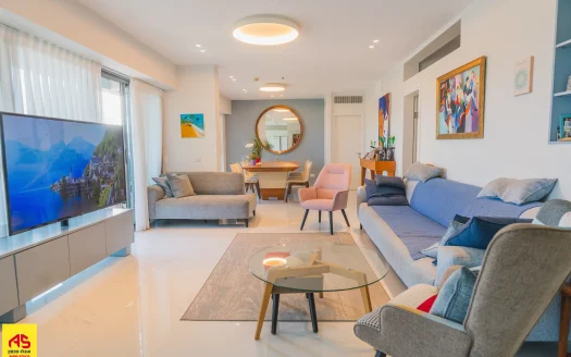 למכירה במרינה הרצליה !