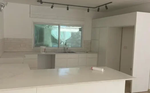 למכירה בהרצליה פיתוח