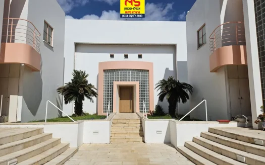 להשכרה בהרצליה פיתוח!