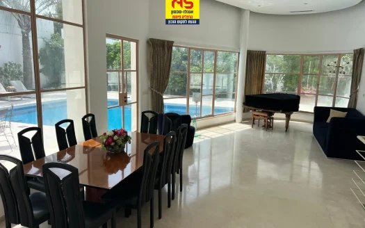 להשכרה בהרצליה פיתוח!