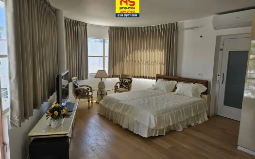 להשכרה בהרצליה פיתוח!