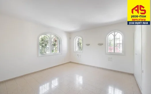להשכרה במיקום מרכזי וילה מרווחת ומטופחת !