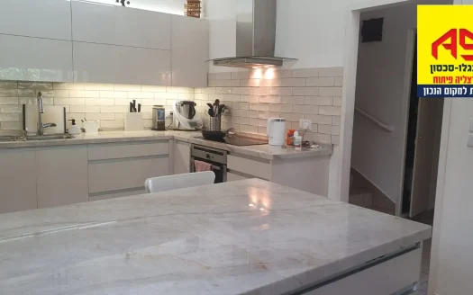 להשכרה בהרצליה ב'