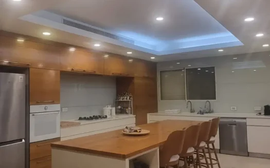 למכירה בהרצליה ב'