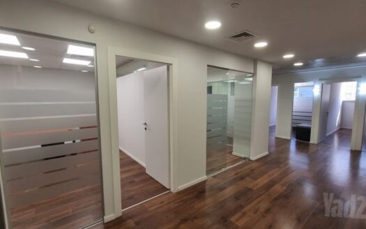 משרדים להשכרה בהרצליה פיתוח, 176 מ"ר, מחיר אטרקטיבי